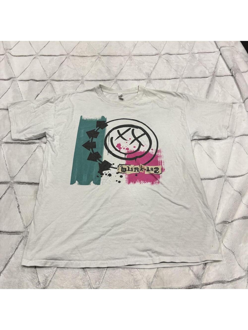 Blink-182 Graphic Band T-Shirt Men's XL Cotton Vintage Style Grunge